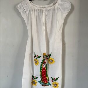 NWOT Artesanal dress for girls.